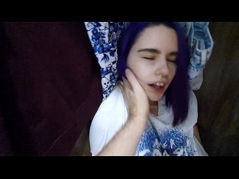 ❤️ Wedi dod o hyd i fy sis yn y closet a helpu ei cum ❤️❌ porno Rwsiaidd wrthon ni ❤